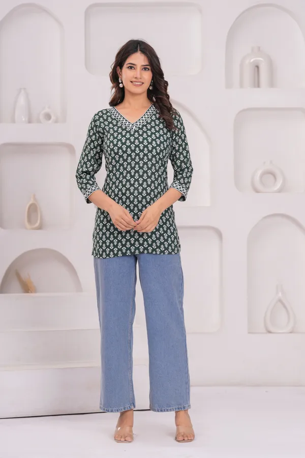 Hbkart_Women_Solid_Tunic_Kurta_(Dark_Green)