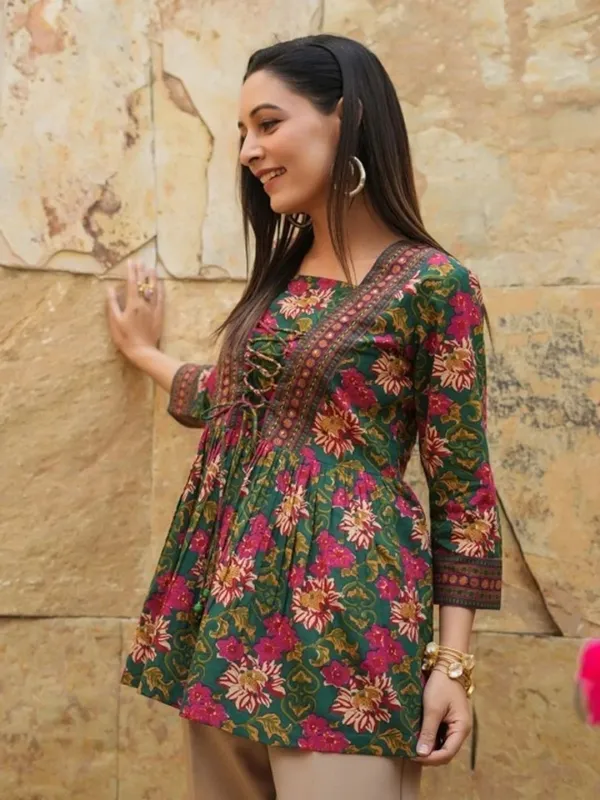 Hbkart_Women_Floral_Print_A-Line_Kurta_(Green)