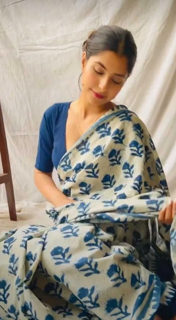 HBKART_Printed_Hand_Batik_Pure_Cotton_Saree_(Blue)