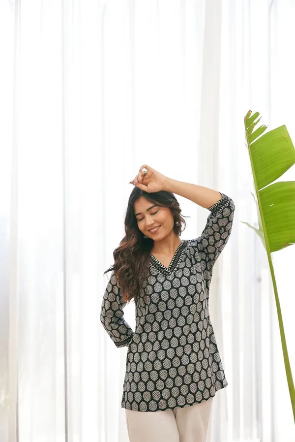 Hbkart_Casual_Printed_Women_Black_Top