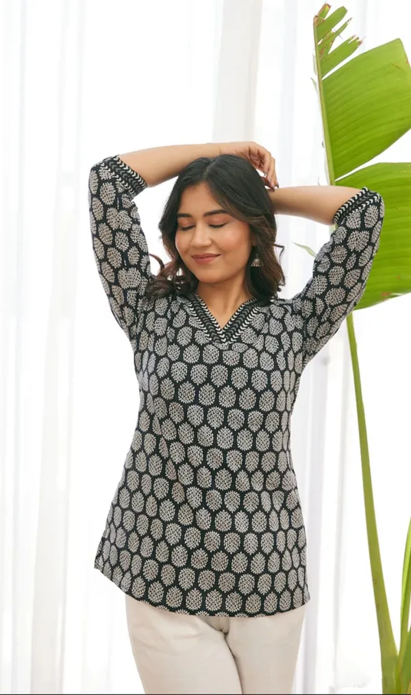 Hbkart_Casual_Printed_Women_Black_Top