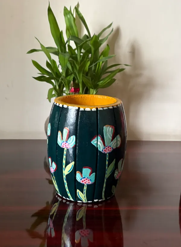 Pen/_Brush_Holder_|_Handcrafted_|_Adding_A_Touch_Of_Elegance_To_Your_Workspace,_It_Combines_Functionality_With_Traditional_Craftsmanship.
