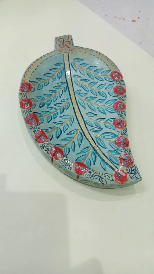 Leaf_Platter_|_Handcrafter_|_For_Gifting_And_Festive_Occassions.