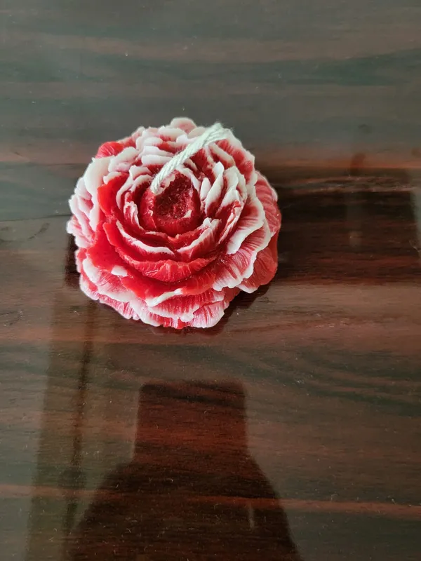 Scented_Flower_Candle_-_Set_Of_2_|_Hand-Made_|_Welcome_Home_To_A_Snug_Atmosphere_Inspired_By_Dinners_With_Family_And_Friends.