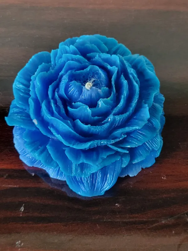 Scented_Flower_Candle_-_Set_Of_2_|_Hand-Made_|_Welcome_Home_To_A_Snug_Atmosphere_Inspired_By_Dinners_With_Family_And_Friends.