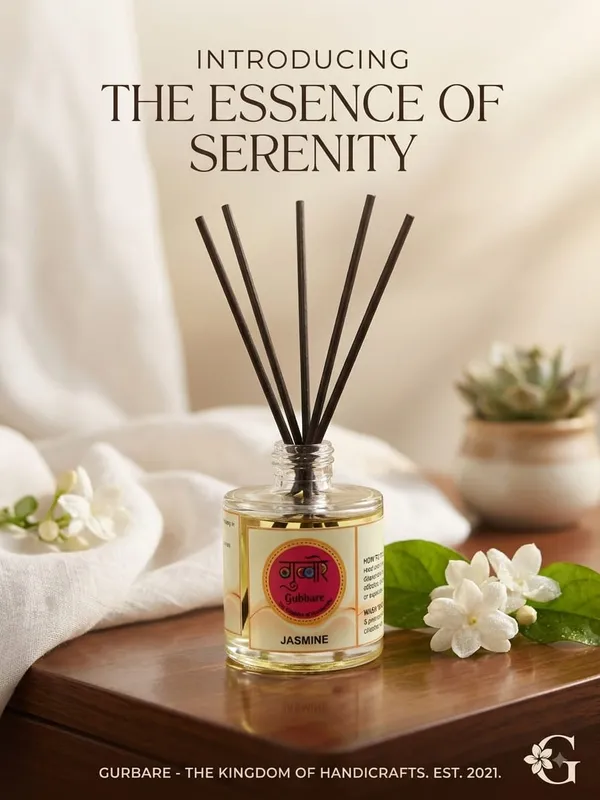 Reed_Diffuser._The_Fragrance_Diffuses_Evenly_Through_Reed_Sticks,_Creating_A_Serene_And_Refreshing_Atmosphere._Its_Elegant_Presence_Adds_Subtle_Sophistication_While_Keeping_Your_Space_Naturally_Refreshed_Throughout_The_Day.
