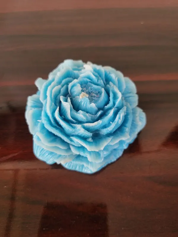 Scented_Flower_Candle_-_Set_Of_2_|_Hand-Made_|_Welcome_Home_To_A_Snug_Atmosphere_Inspired_By_Dinners_With_Family_And_Friends.