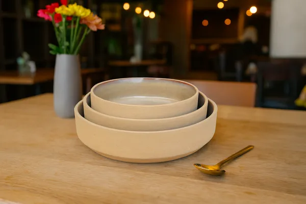 Grey_Ceramics_Premium_Serveware_Salad_Bowl_For_Home_and_Kitchen