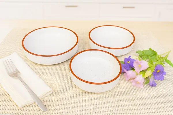White_Ceramics_Premium_Serveware_Salad_Bowl_For_Home_and_Kitchen