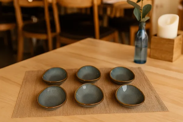 Greyish_Blue_Ceramics_Elegant_Serveware_Snack_Plate_For_Home_and_Kitchen
