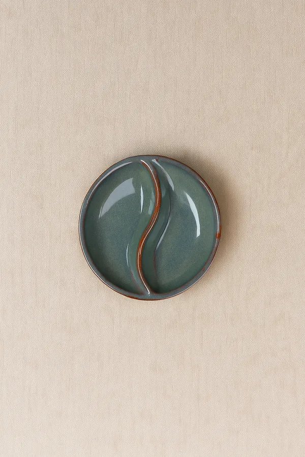 Greyish_Blue_Ceramics_Elegant_Serveware_Snack_Plate_For_Home_and_Kitchen