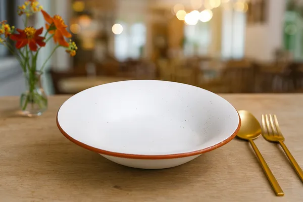 White_Ceramics_Fine_Dining_Tableware_Soup_Plate_For_Home_and_Kitchen