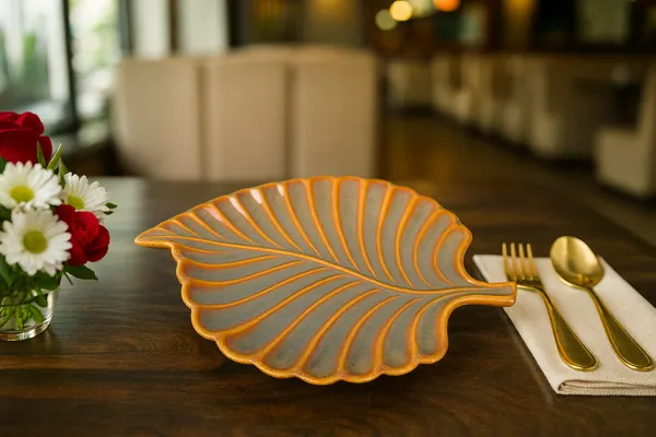 Orange_Ceramics_Premium_Serveware_Serving_Platter_For_Home_and_Kitchen