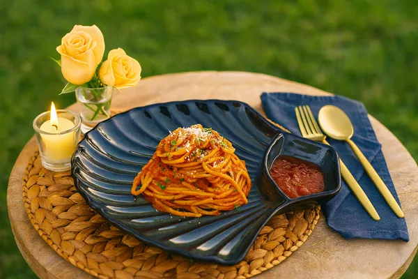 Black_Ceramics_Premium_Chip_And_Dip_Platter_For_Home_and_Kitchen