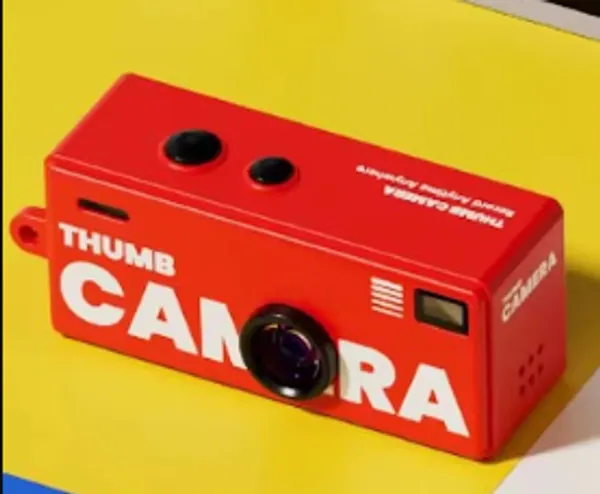 Red_Plastic_Compact_Thumb-Sized_Reusable_Film_Camera
