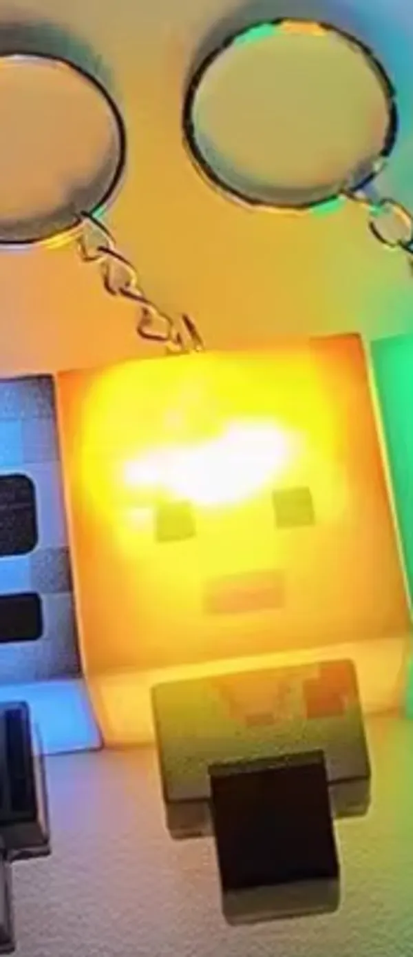 Yellow_Acrylic_Minecraft_Character_Novelty_Keychain