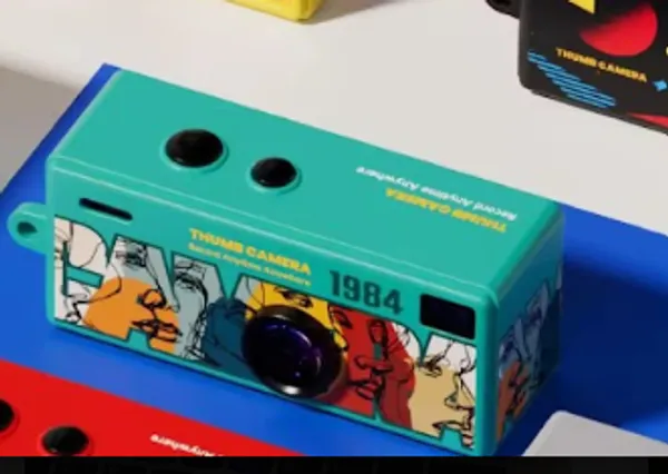 Turquoise_Pop_Art_Comic_Style_1984_Reusable_Film_Camera_-_Pack_of_2