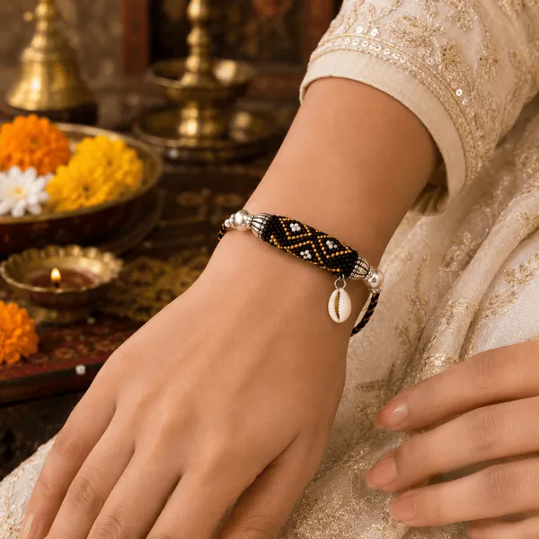 Black_Beaded_Cowrie_Shell_Panchmasi_Charm_Bracelet_For_Women