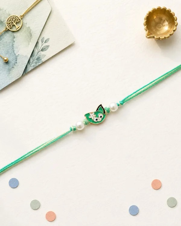 Green_Thread_Charm_Bracelet_With_Pearl_Beads_(Pack_Of_7)