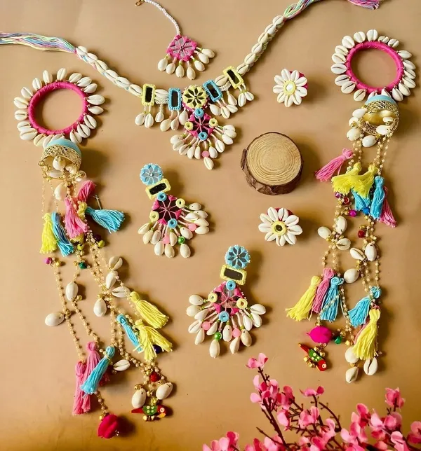 Multicolor_Thread_Shell_Beaded_Handcrafted_Necklace_Set_For_Women