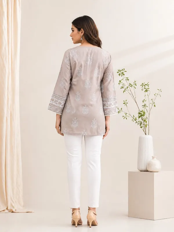 Beige_Printed___Short_Kurti_for_Women