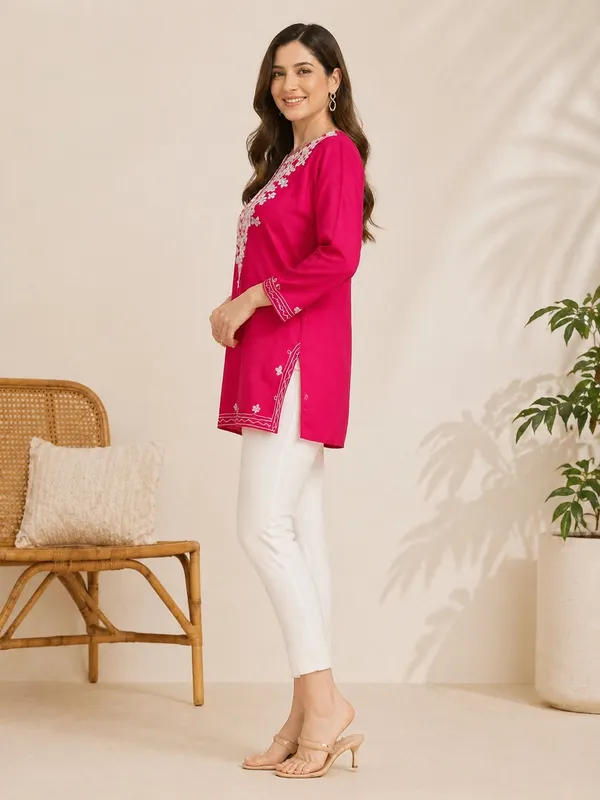 Pink_printed_Short_Kurti_for_Women