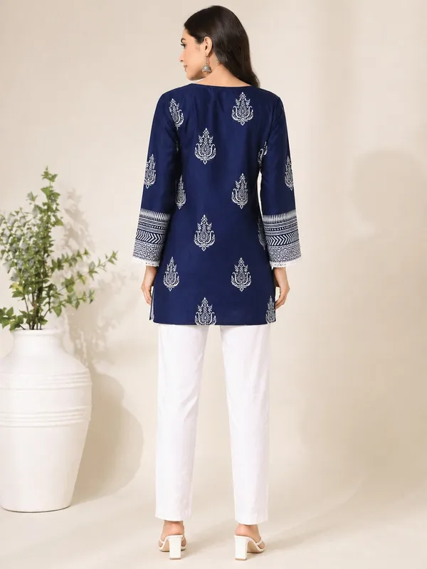 Navy_Blue_Printed_Short_Kurti_for_Women