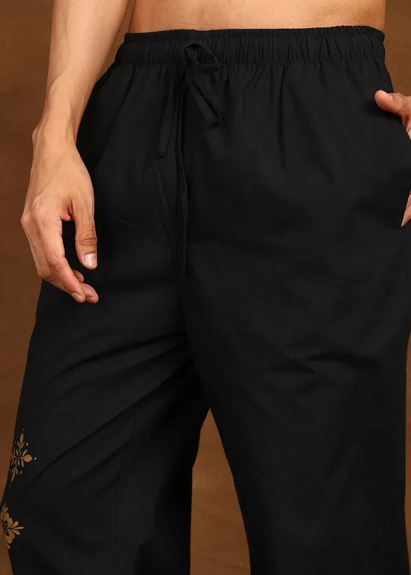 Black_printed_Straight_Fit_Trousers_for_Men