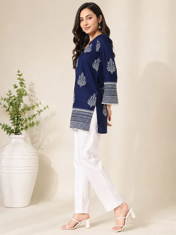 Navy_Blue_Printed_Short_Kurti_for_Women