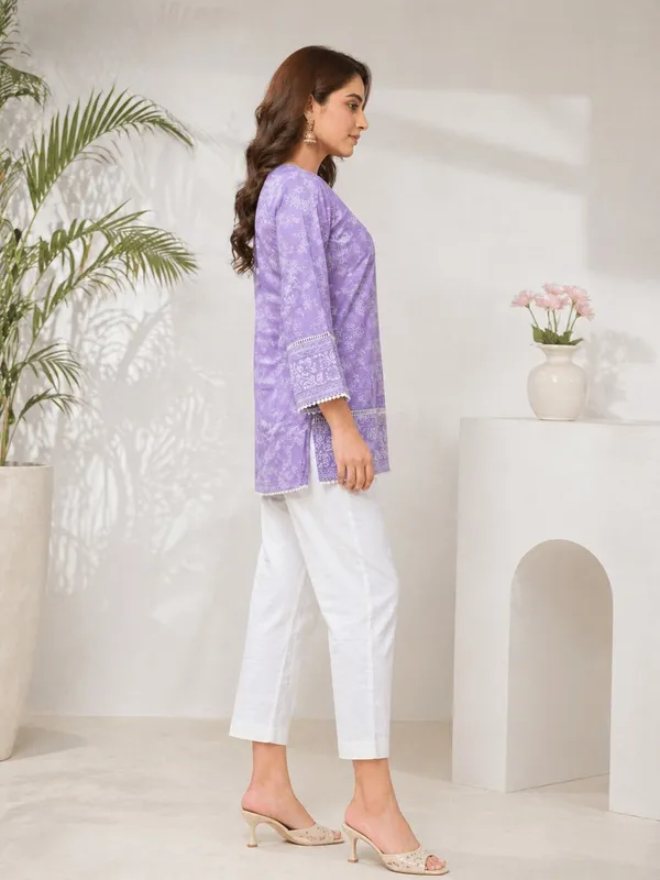 Lavender___Printed_Short_Kurti_with_White_Lace_Detailing_for_Women