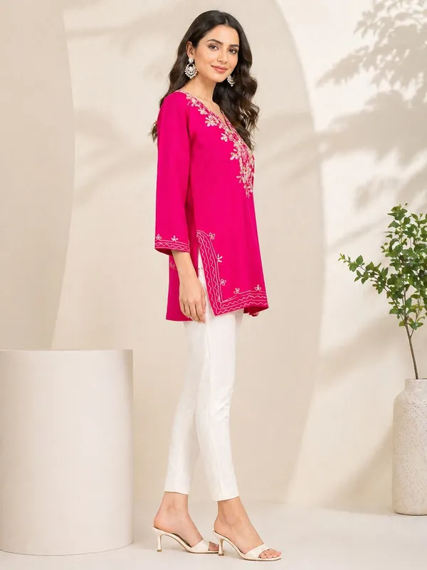 Pink_printed___Straight_Kurta_for_Women