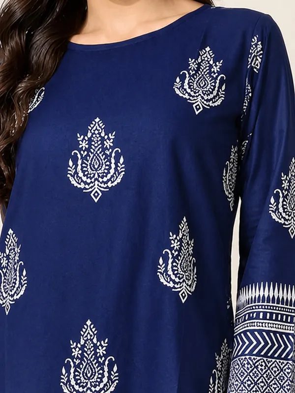 Navy_Blue_Printed_Short_Kurti_for_Women