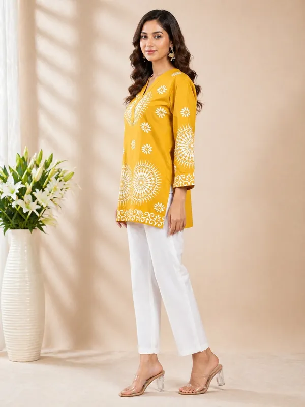 Yellow_Printed_Short_Kurti_for_Women
