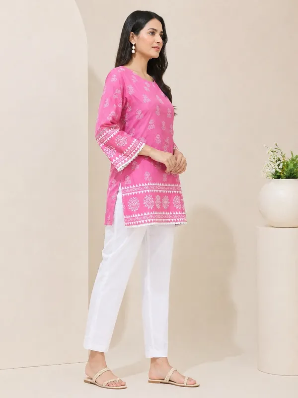 Pink_Printed_Short_Kurti_for_Women