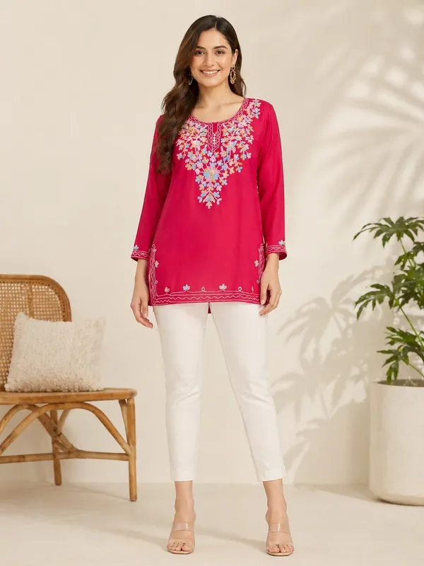 Pink_printed_Short_Kurti_for_Women