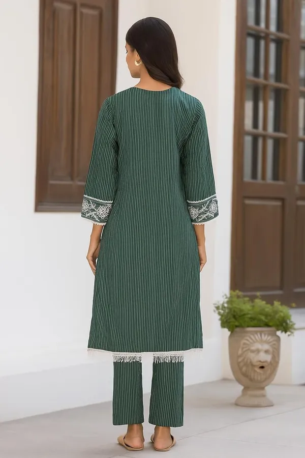Green_Cotton_Blend_Straight_Fit_Embroidered_Kurta_Set_For_Women