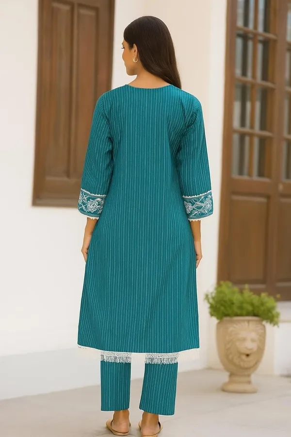 Turquoise_Blue_Cotton_Blend_Straight_Fit_Embroidered_Kurta_Set_For_Women