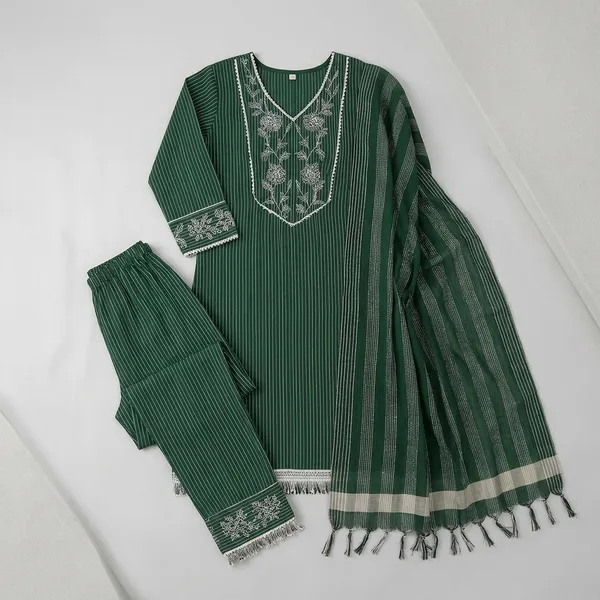 Green_Cotton_Blend_Straight_Fit_Embroidered_Kurta_Set_For_Women