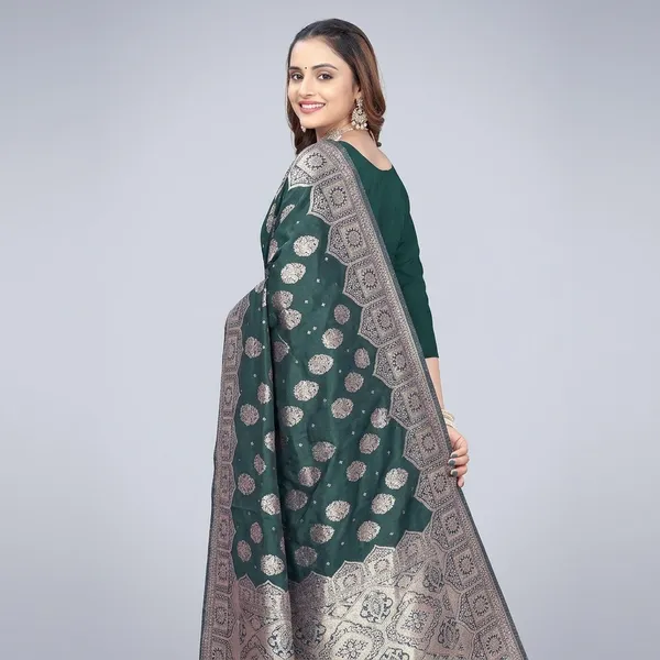 Green_Silk_And_Polyester_Saree_With_Blouse_Piece_For_Women