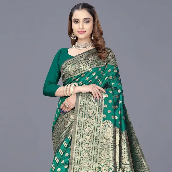 Green_Silk_And_Polyester_Saree_With_Blouse_Piece_For_Women