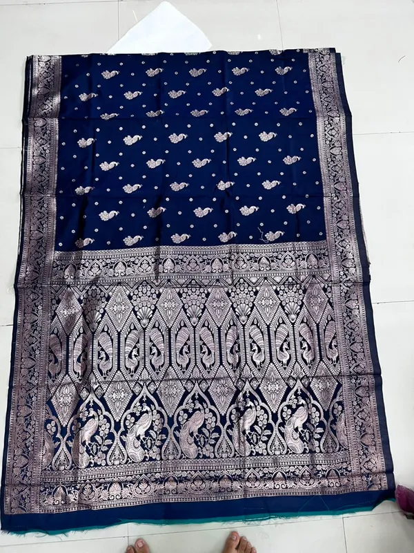 Navy_Blue_Silk_And_Polyester_Saree_With_Blouse_Piece_For_Women