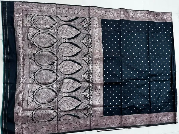 Black_Silk_And_Polyester_Saree_With_Blouse_Piece_For_Women