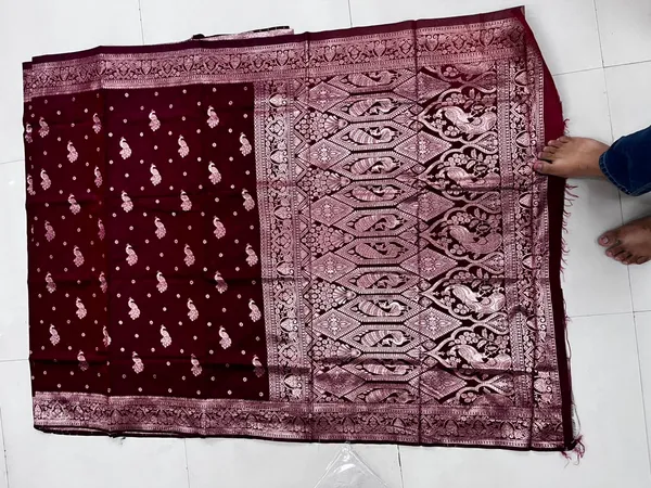 Maroon_Silk_And_Polyester_Saree_With_Blouse_Piece_For_Women