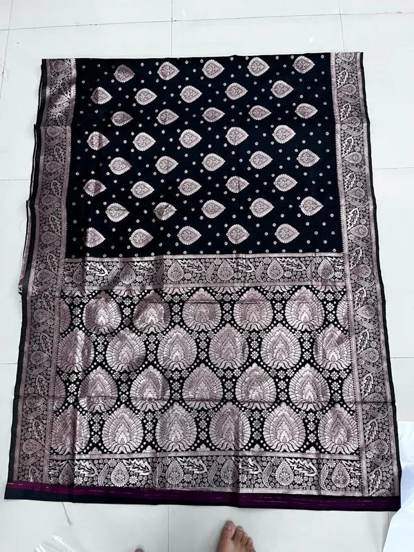 Black_Silk_And_Polyester_Saree_With_Blouse_Piece_For_Women