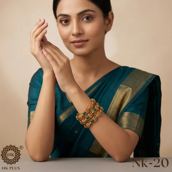 Antique_Gold_Green_Stone_Temple_Bangles_For_Women