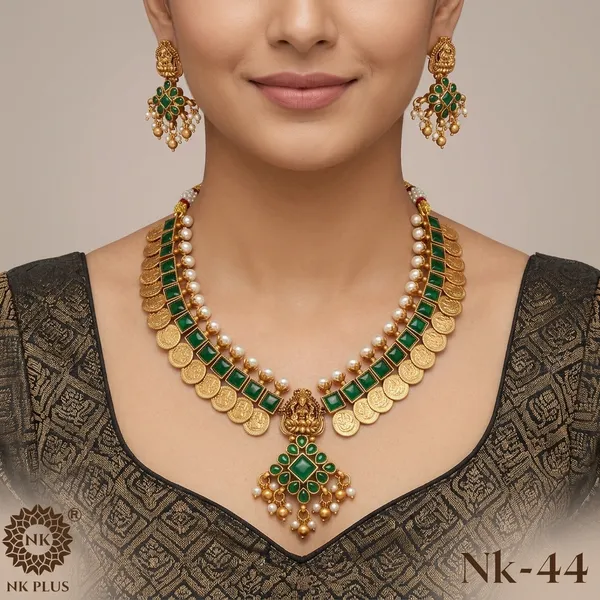 Golden_Green_Kundan_Lakshmi_Temple_Necklace_Set_For_Women