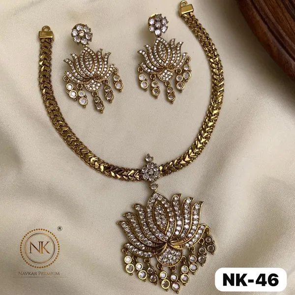 Golden_White_Brass_Crystal_Lotus_Necklace_Set_For_Women