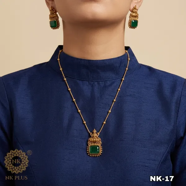 Golden_Green_Brass_Traditional_Pendant_Necklace_Set_For_Women