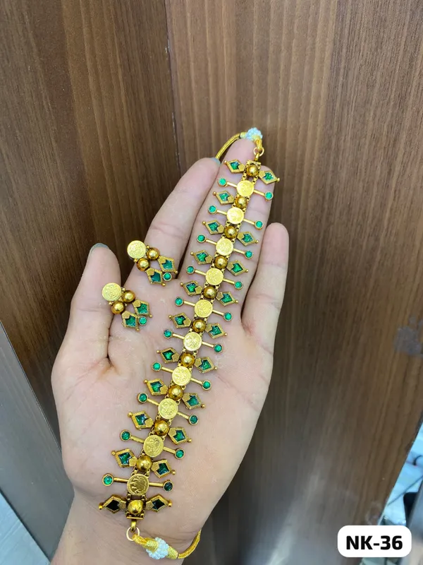 Green_Yellow_Brass_Traditional_Stone_Necklace_Set_For_Women