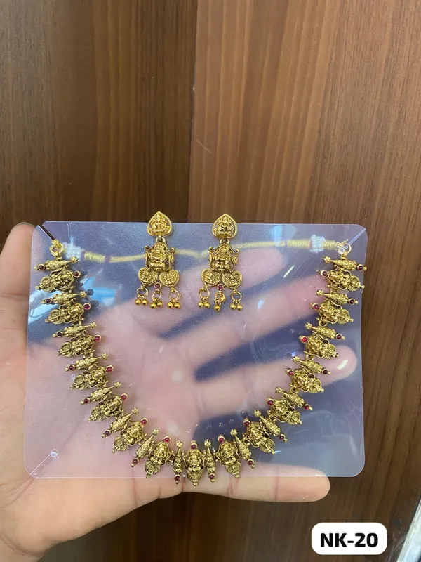 Golden_Brass_Temple_Lakshmi_Necklace_Set_For_Women